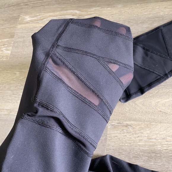Lulu leggings w/ mesh slits - brand new! - Picture 5 of 6